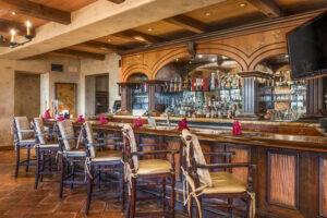 picture of the bar at constatino's at desert mountain club